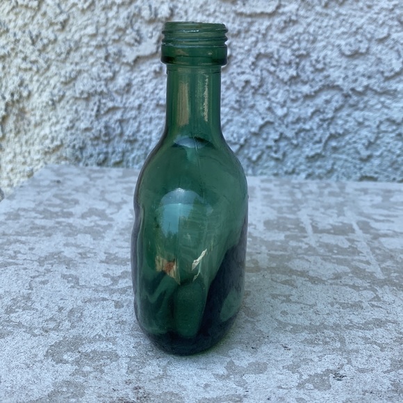 Vintage Green Glass Miniature Bottle Made in Portugal 🇵🇹 - Picture 5 of 9